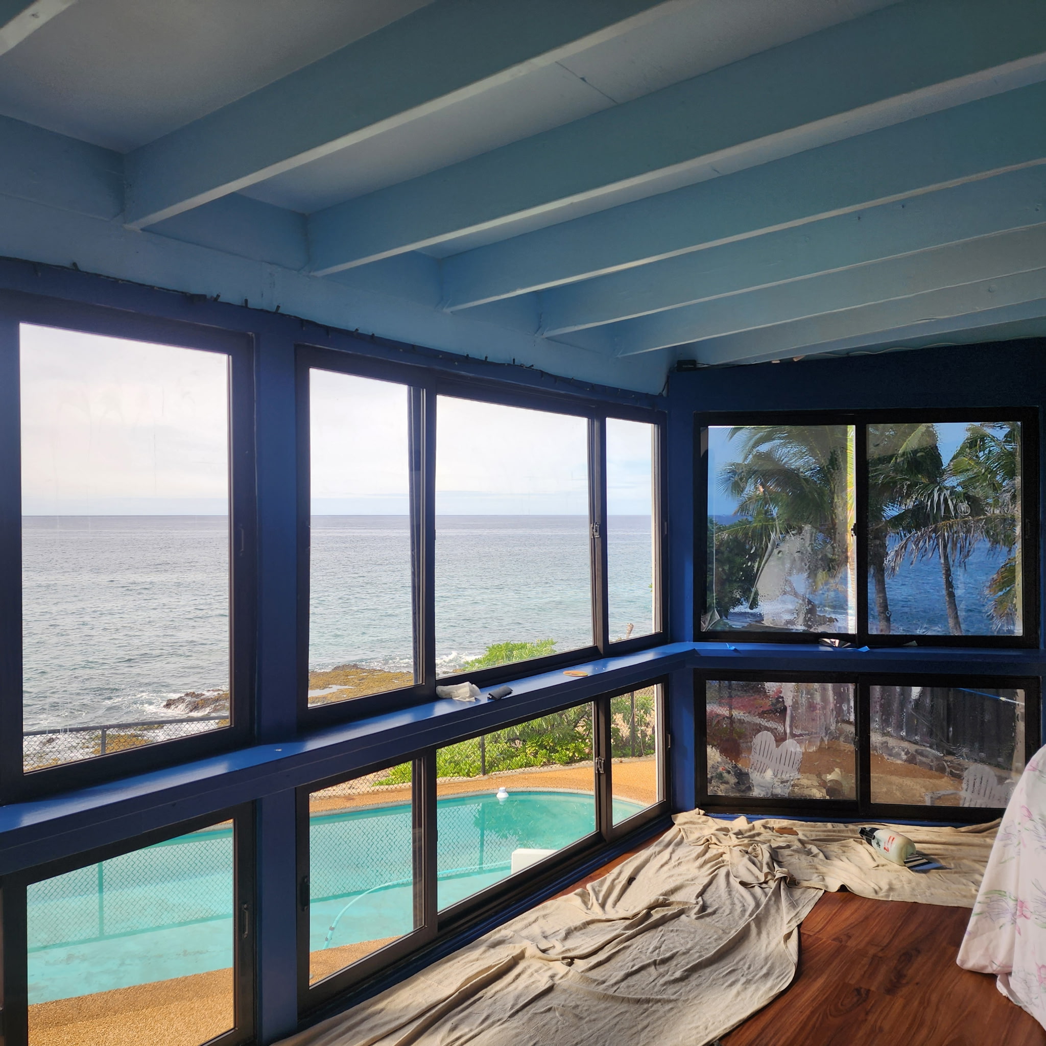 Glare reduction for workspaces - Honolulu Tinting Co.